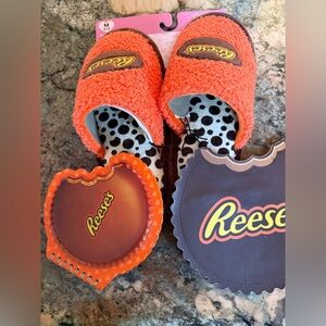 Youth Sz M 2/3 Cozy Orange Reese’s Slippers Fun Notebook and Bag